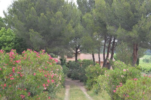 Peaceful villa 15 minutes from the beaches