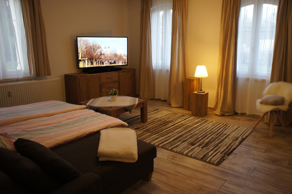 comfortable and spacious guest apartment in the countryside