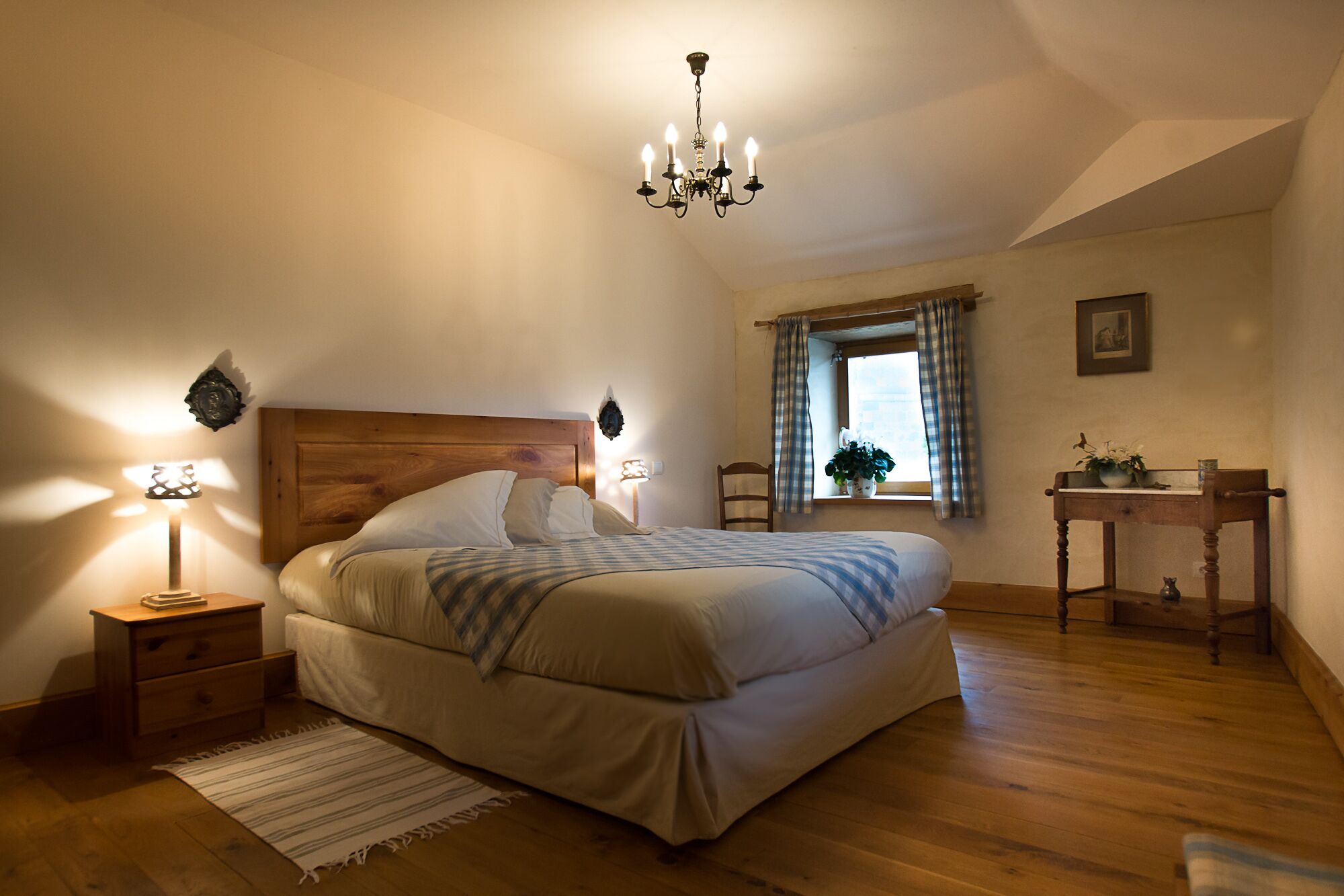 Le Bastion, Spacious Prestigious house in 10ha park, private pool, 14 people