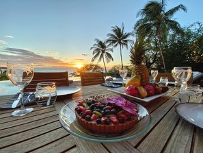 Outdoor dining - Heavenly Waters - Oceanside Private Getaway Of Your Dreams Near Beach 69, Puako (Puako)