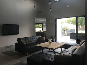 Smart TV, video games, DVD player, ping pong - VILLA WITH POOL - TOURIST REGION BETWEEN AVIGNON AND NIMES (Saze)