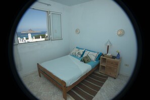 3 makuuhuonetta, silitysrauta/-lauta, ilmainen Wi-Fi, vuodevaatteet