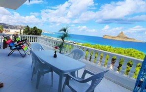 Outdoor dining - Tomoko & Salah. Rafraf Beach (rafraf)