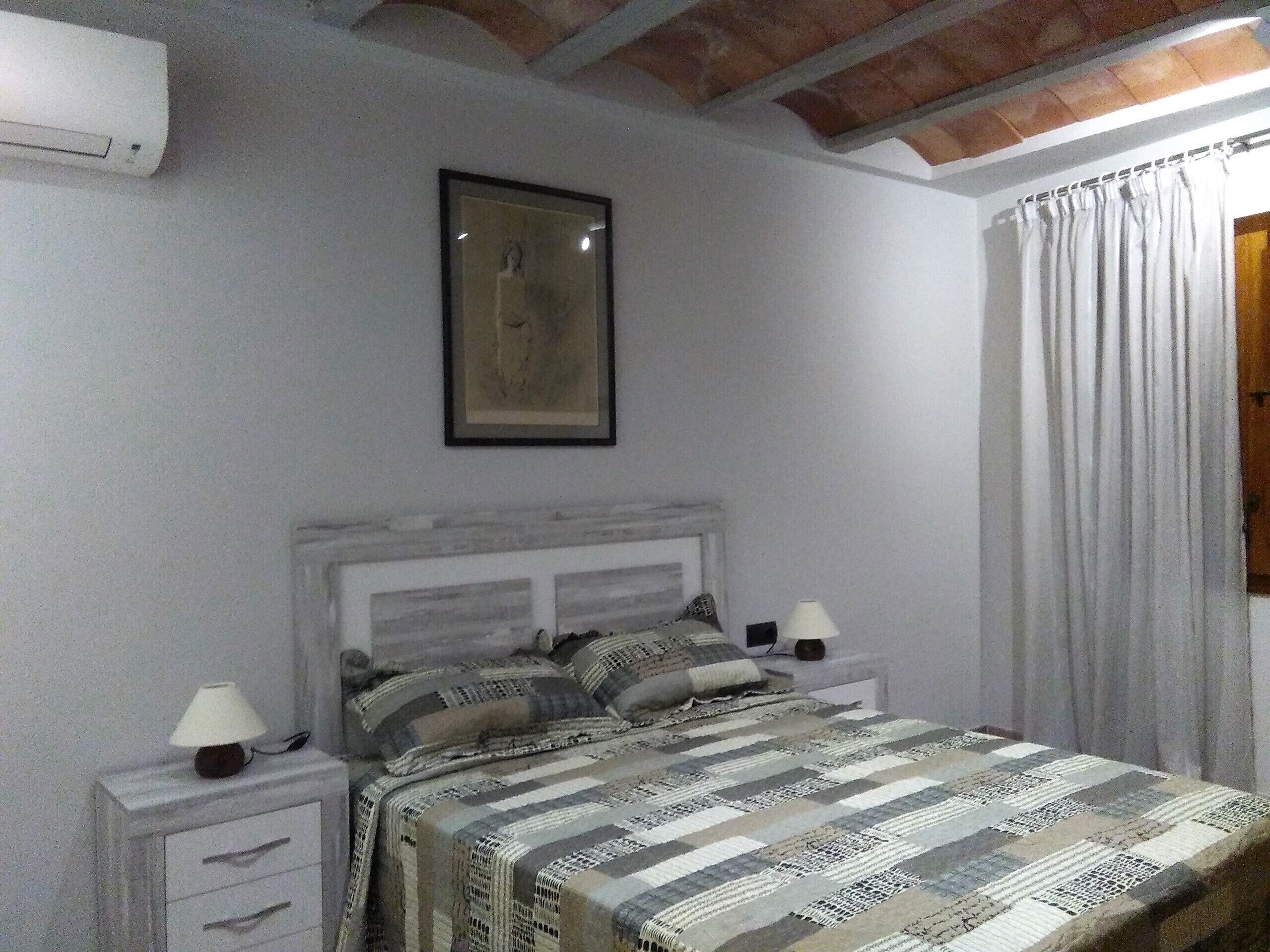 Can Toni (farmhouse in medieval village)