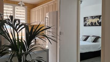 3 bedrooms, desk, iron/ironing board, free WiFi