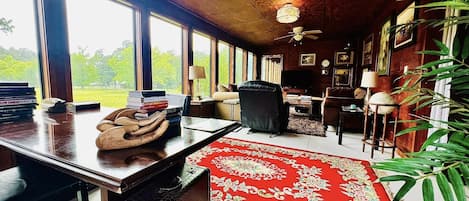 Smart TV, books, stereo