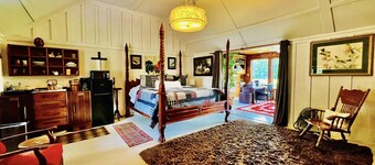 BEAUTIFUL CABIN IN THE DAVY CROCKETT NATIONAL FOREST WITH POOL ON PROPERTY