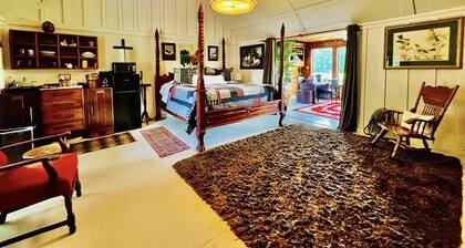 BEAUTIFUL CABIN IN THE DAVY CROCKETT NATIONAL FOREST WITH POOL ON PROPERTY