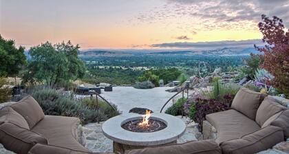 Stunning Private Wine Country Estate - Epic Views - Pool - Hot Tub - Sunsets!