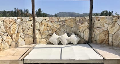 Castello di GoLightly hat Pool, epische Weinlandansichten!
