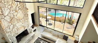 Castello di GoLightly a une piscine, des vues épiques sur le pays du vin!
