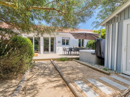 Villa Tanzania Das Sherwood ***, zwischen Wald und Meer