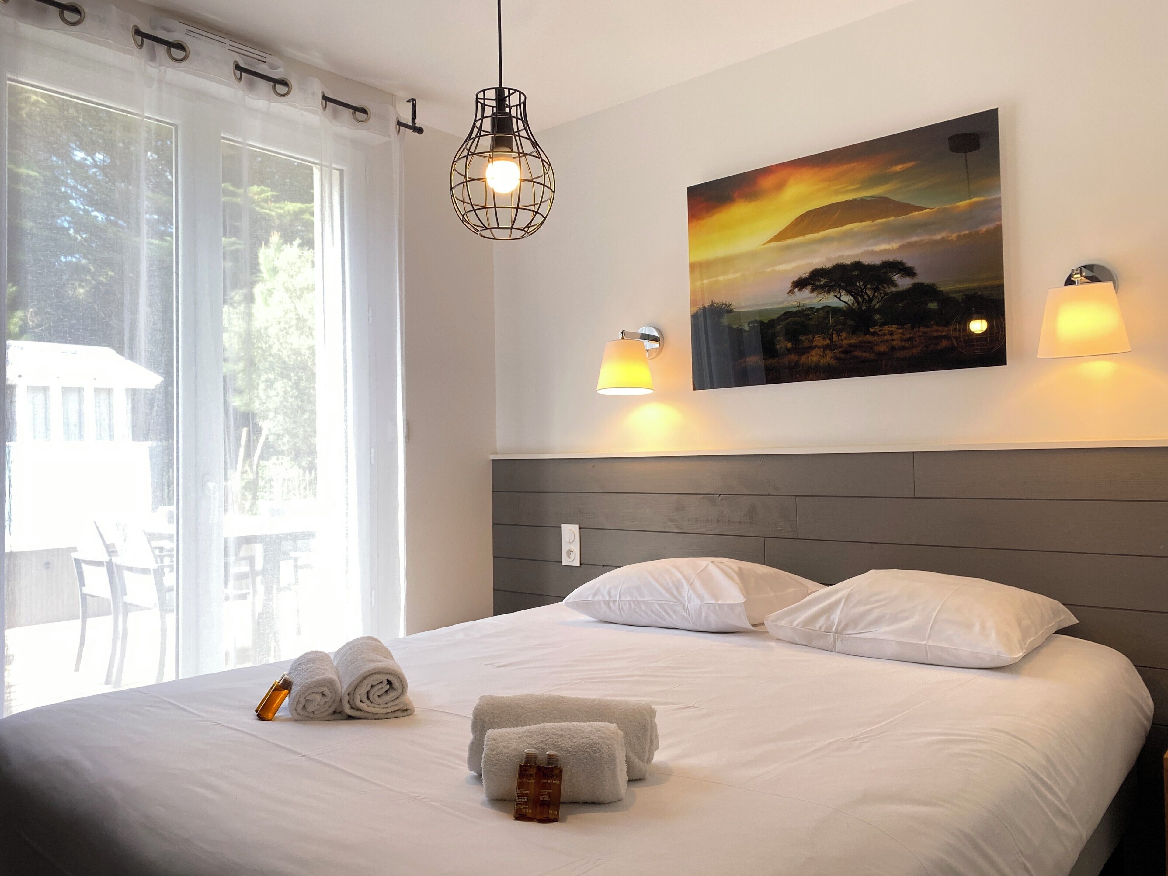 4 habitaciones, tabla de planchar con plancha, cuna de viaje y wifi 