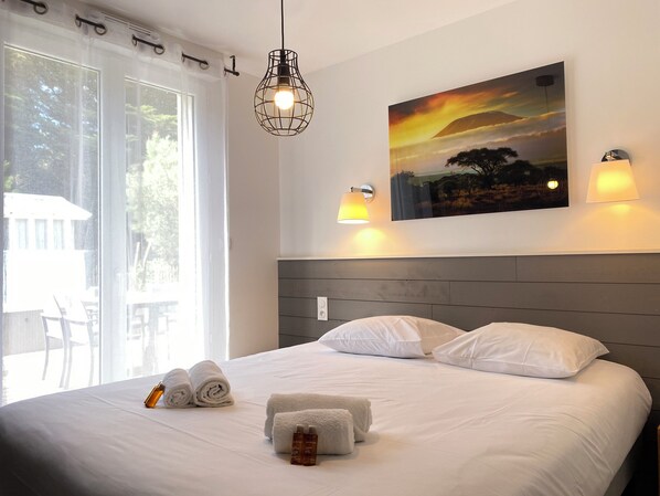 4 chambres, fer et planche à repasser, lit parapluie, Wi-Fi