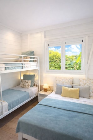 3 bedrooms, iron/ironing board, travel crib, free WiFi