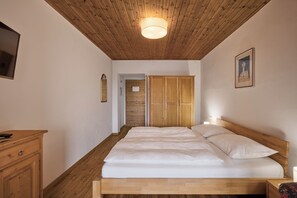 1 chambre, fer et planche à repasser, lit parapluie, Wi-Fi gratuit