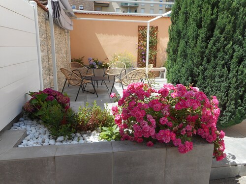 In Vichy, charming town house 50m from the parks and the Allier