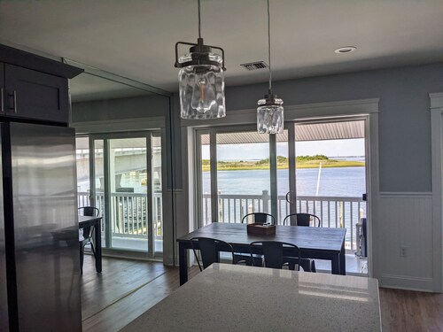 2 BR Bayfront Condo with Gorgeous Sunsets, in Ocean City NJ