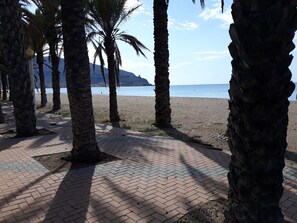 Vlak bij het strand, strandlakens