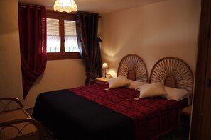 3 slaapkamers, een strijkplank/strijkijzer, wifi, beddengoed