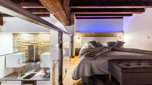 1 chambre, fer et planche à repasser, Wi-Fi gratuit, draps fournis