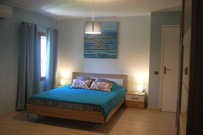 7 間睡房、熨斗/熨衫板、可攜式嬰兒床、免費 Wi-Fi