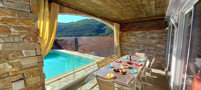 LARGE VILLA - 4 **** - HEATED SWIMMING POOL, 180° SEA VIEW - AIR CONDITIONED 
