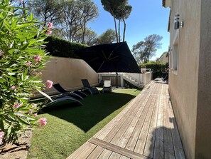 Terrace/patio - Villa in the Valescure district IDEAL FOR FAMILIES OR BETWEEN FRIENDS (Saint-Raphaël)