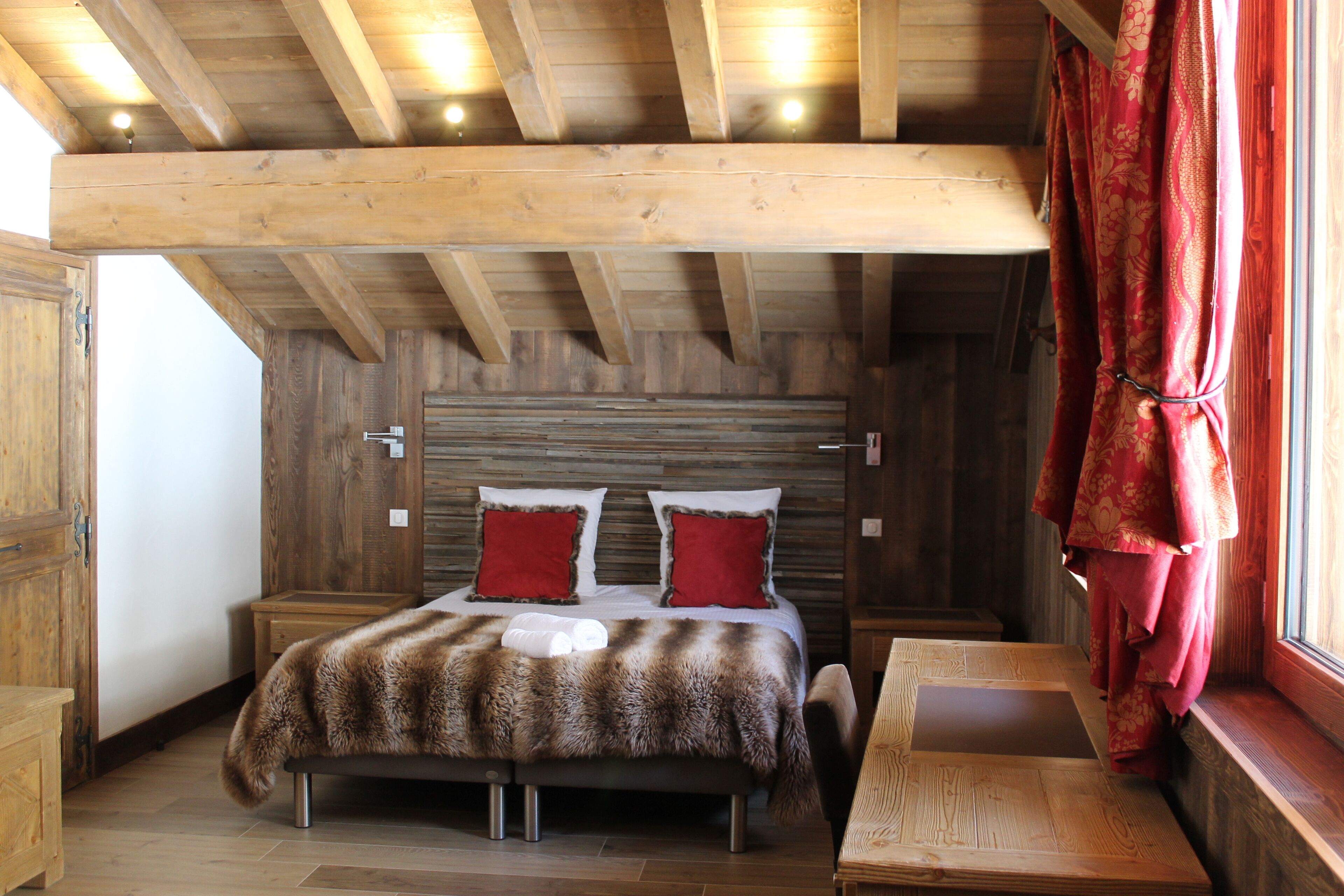  Large luxury chalet open for Christmas 2016