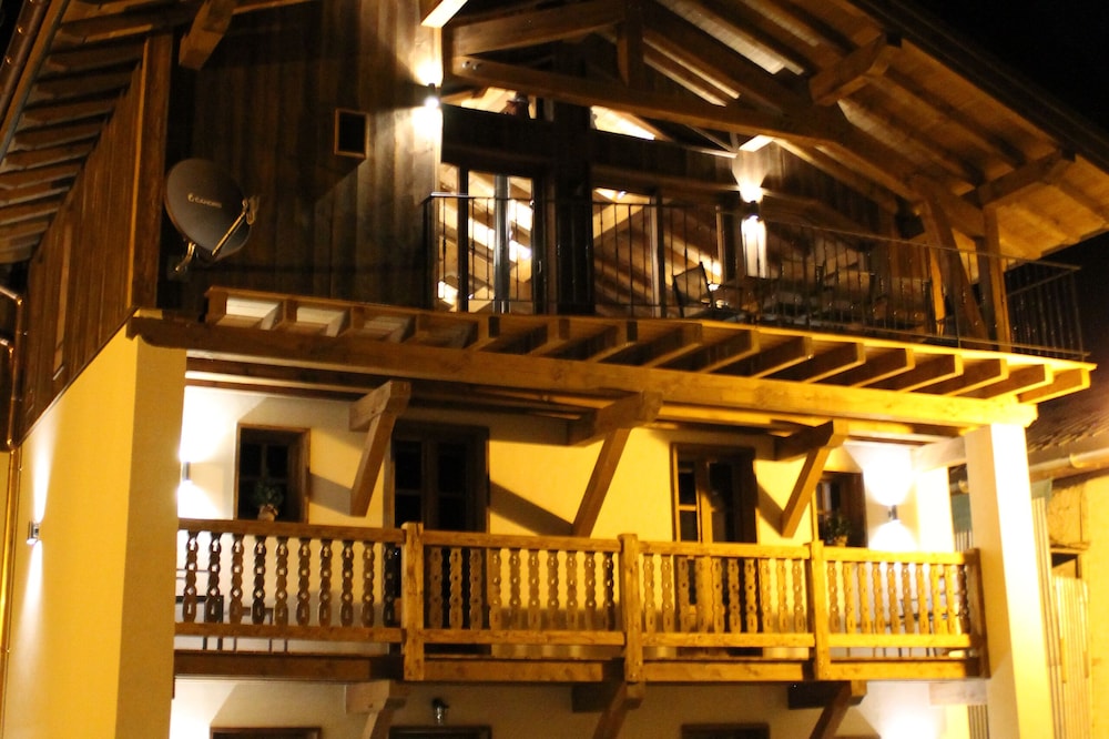 Large luxury chalet open for Christmas 2016