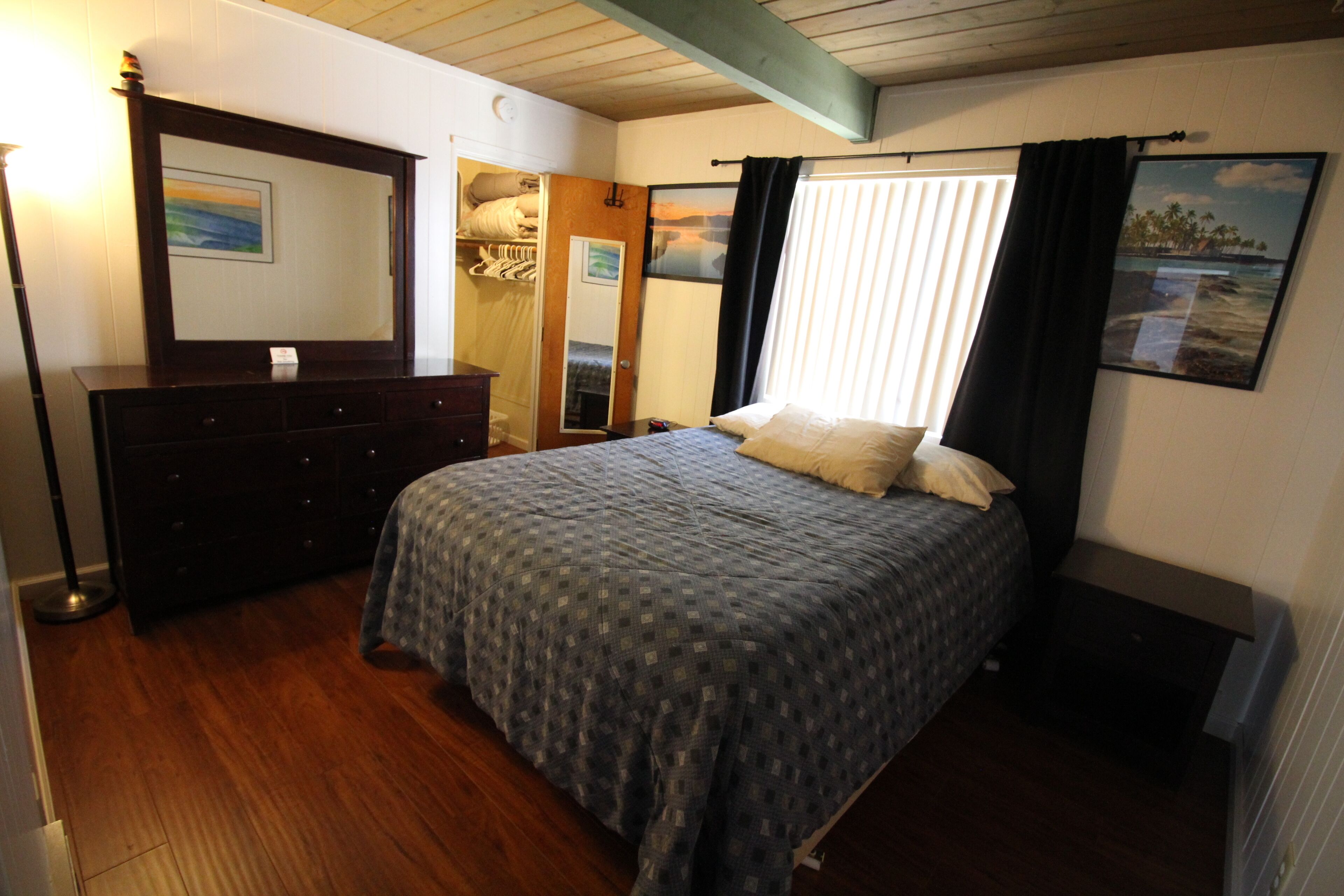 Pacific Beach Clean Relaxing Flat-1BR, Sleeps 5, 1 Mi. To Ocean/half Mile To Bay