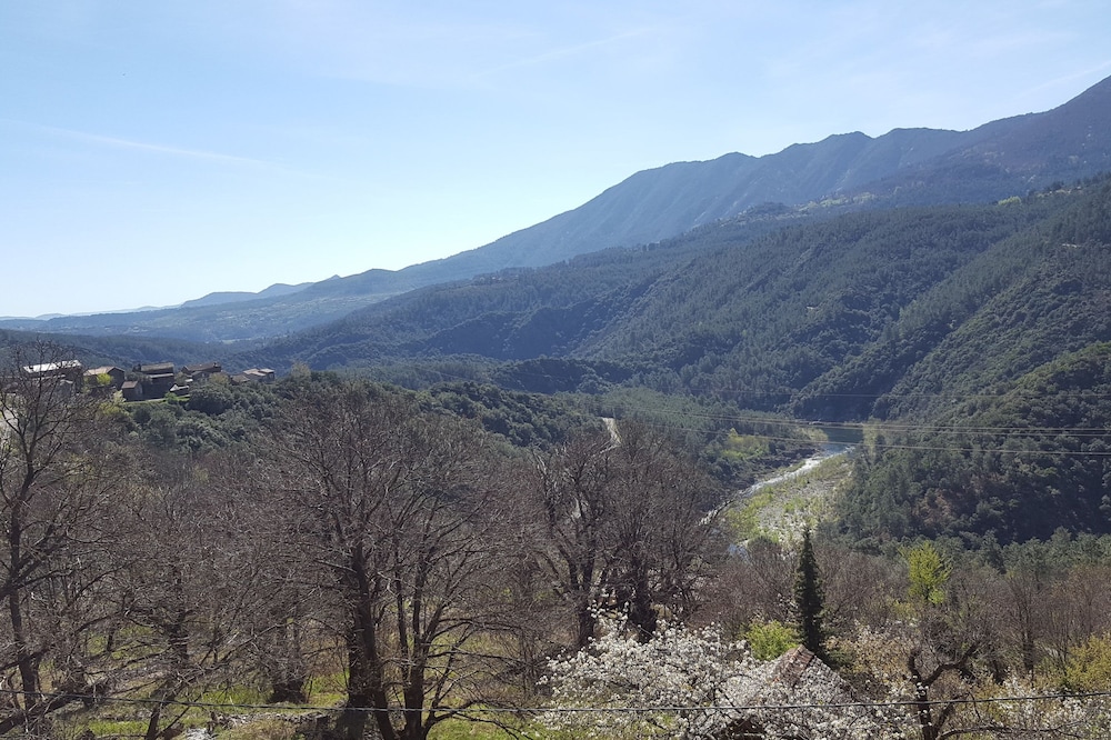 Near Les Vans bonelli cottage 6 people surrounded by nature with swimming pool and jacuzzi