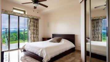 1 chambre, bureau, lit parapluie, Wi-Fi