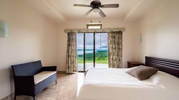 1 bedroom, desk, travel cot, WiFi