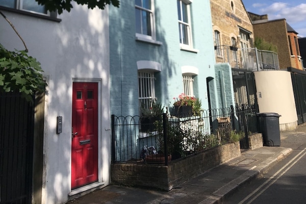 Front of house on quiet side street. Easy short walk to transport/shops.