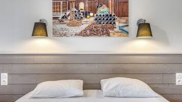 2 bedrooms, iron/ironing board, travel crib, WiFi