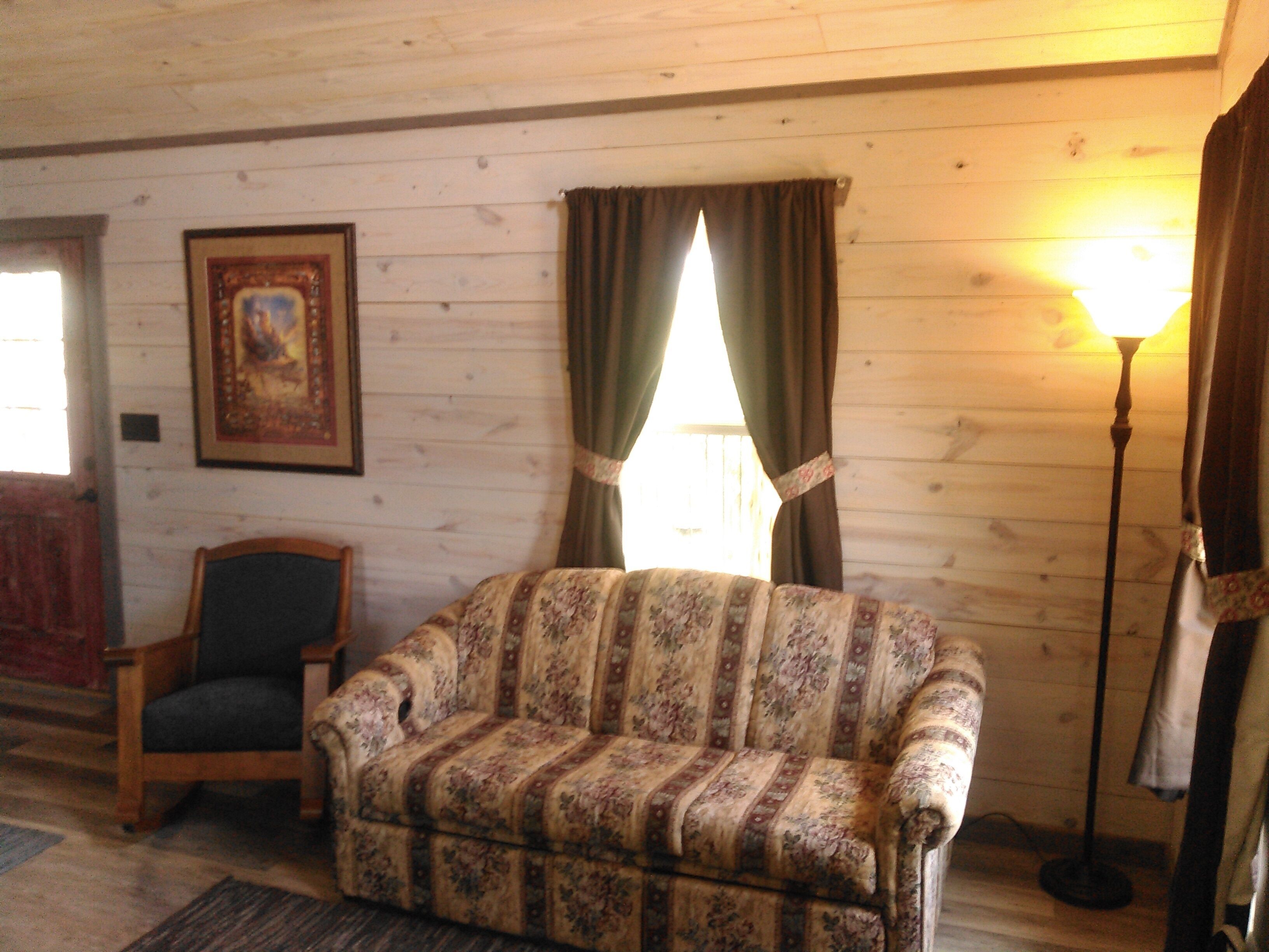 Beautiful Llano River front cabin near Castell Swimming, fishing, kayaking.