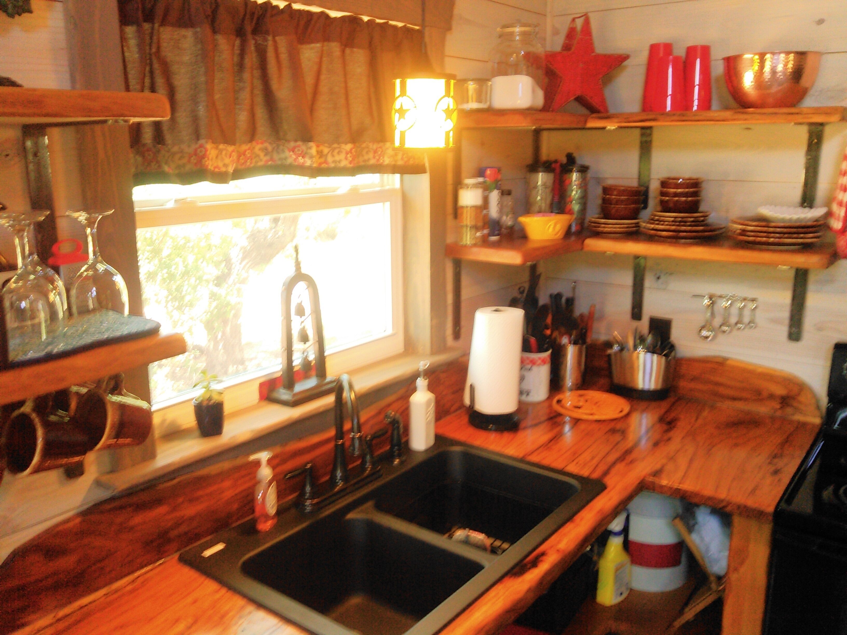 Beautiful Llano River front cabin near Castell Swimming, fishing, kayaking.