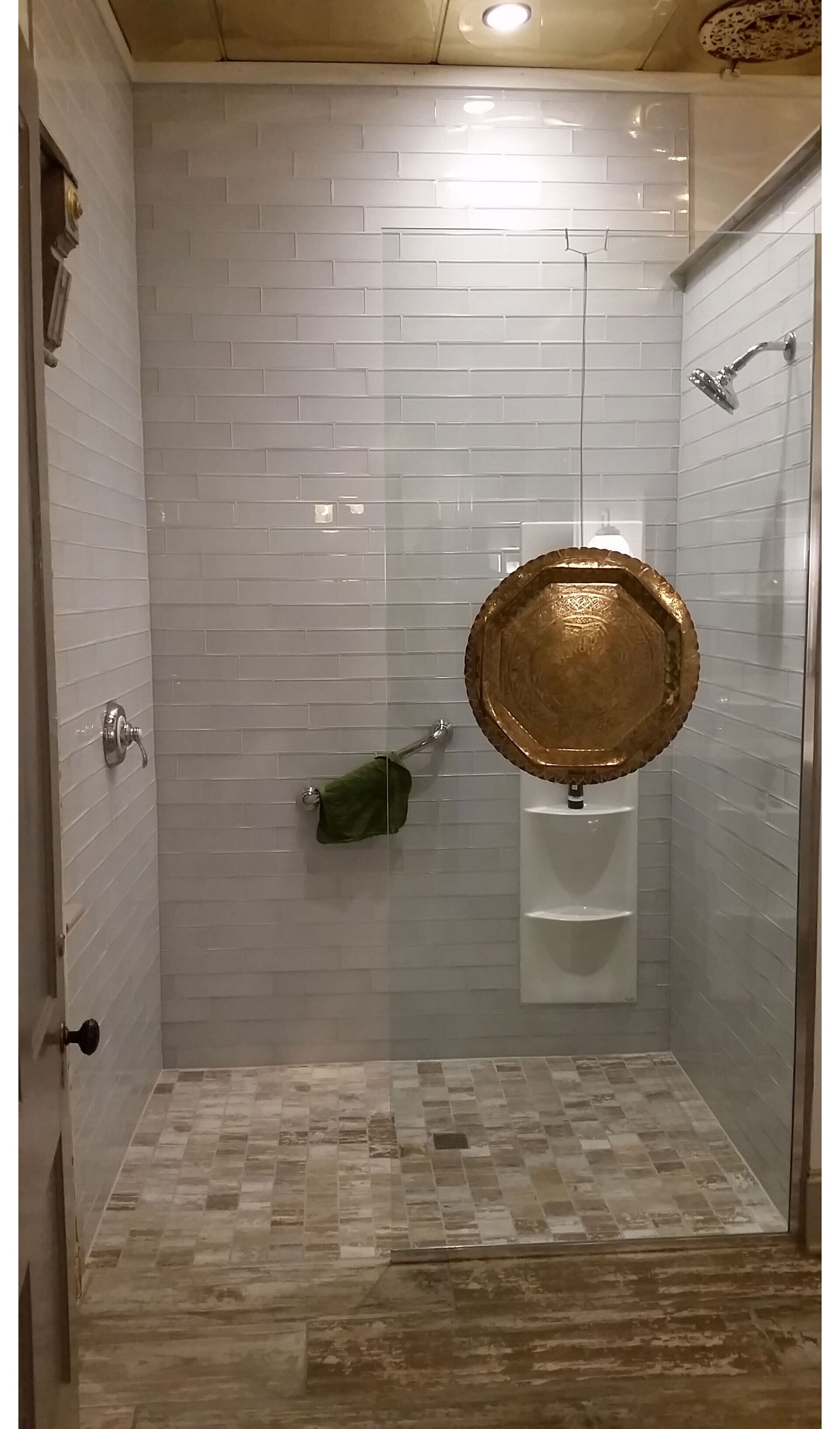 The Persons Apartment - in the Heart of East Aurora