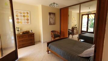 2 slaapkamers, een strijkplank/strijkijzer, gratis wifi