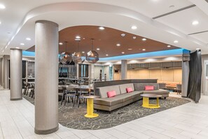 Lobby lounge - SpringHill Suites by Marriott Dallas Central Expressway (Dallas)
