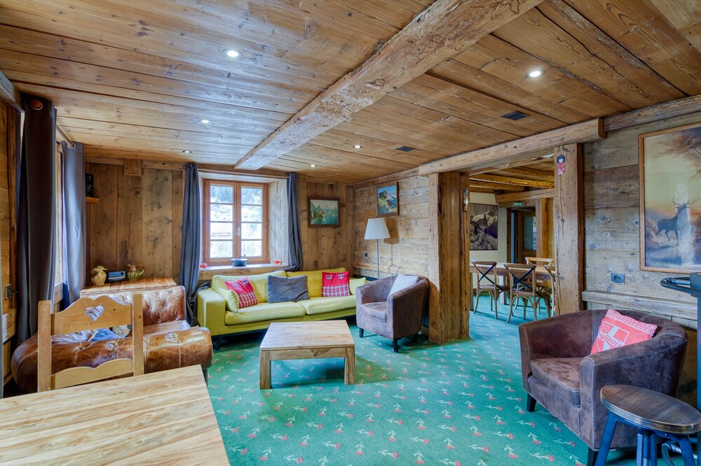 WARM AND COMFORTABLE CHALET FOR 15 PEOPLE