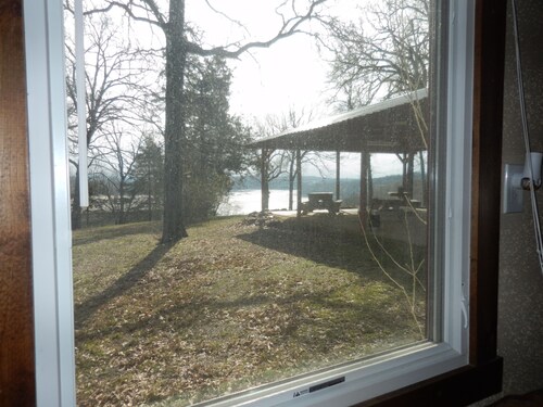 Spacious Norfork Lake View Bunkhouse, Resort Amenities, Family/Fishermen/Pets