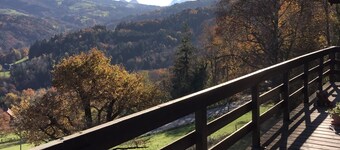 Chalet 90mÂČ surplombant le lac d'annecy