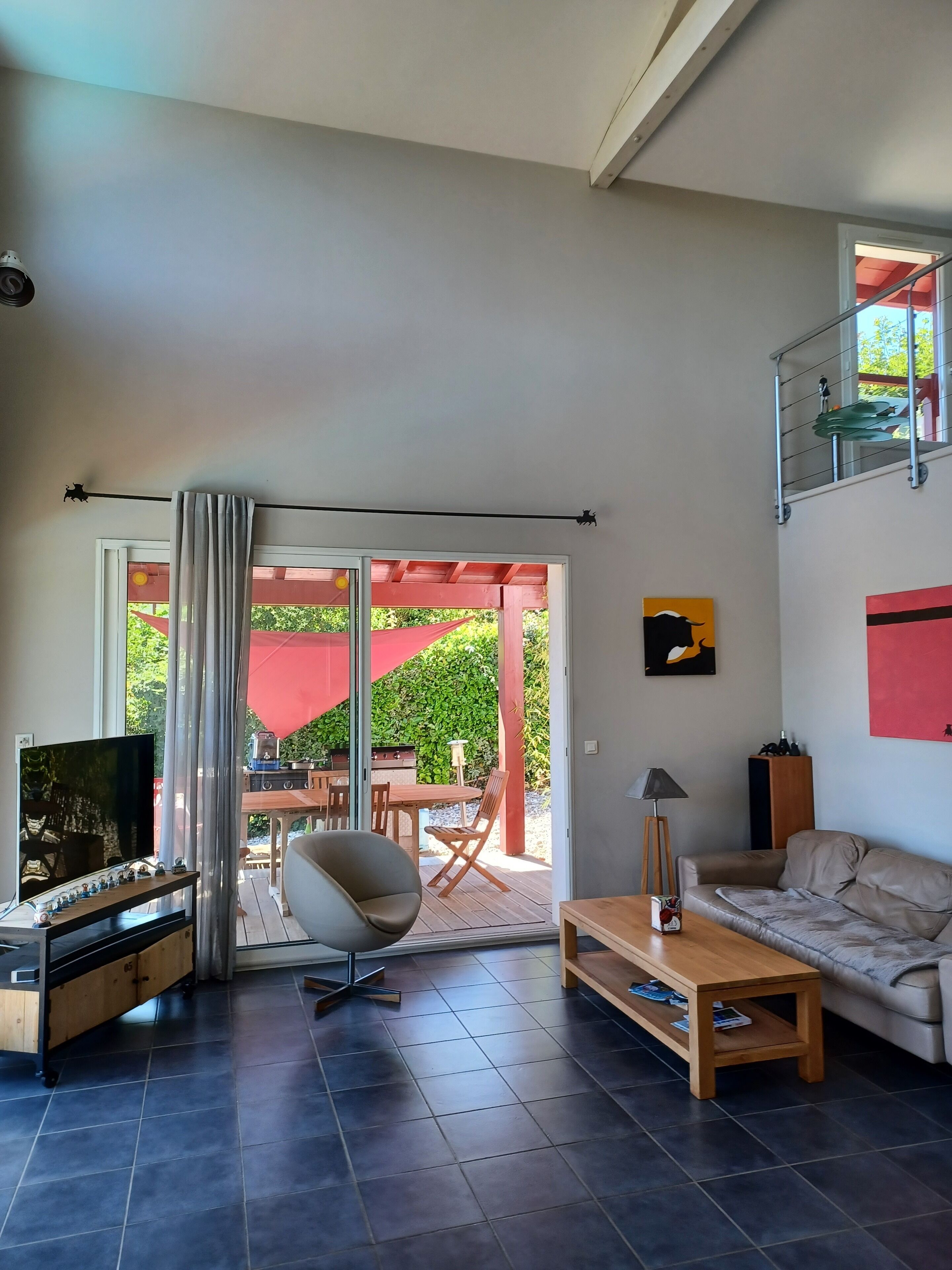 architect-designed house with mountain view, private heated pool