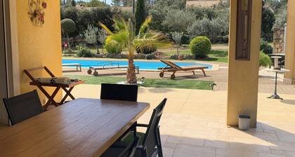 VILLA SPACIEUSE AU CALME A SILLANS-LA-CASCADE EN PROVENCE
3CHAMBRES- 2 S DE B