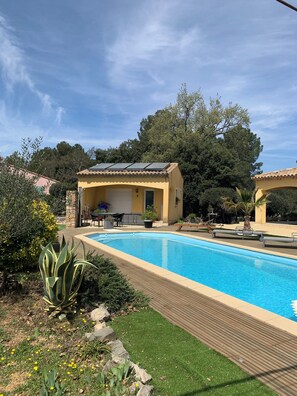 Piscine extérieure