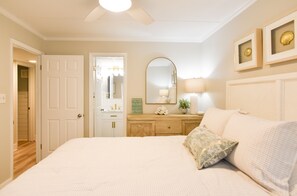 3 bedrooms, iron/ironing board, free WiFi, wheelchair access