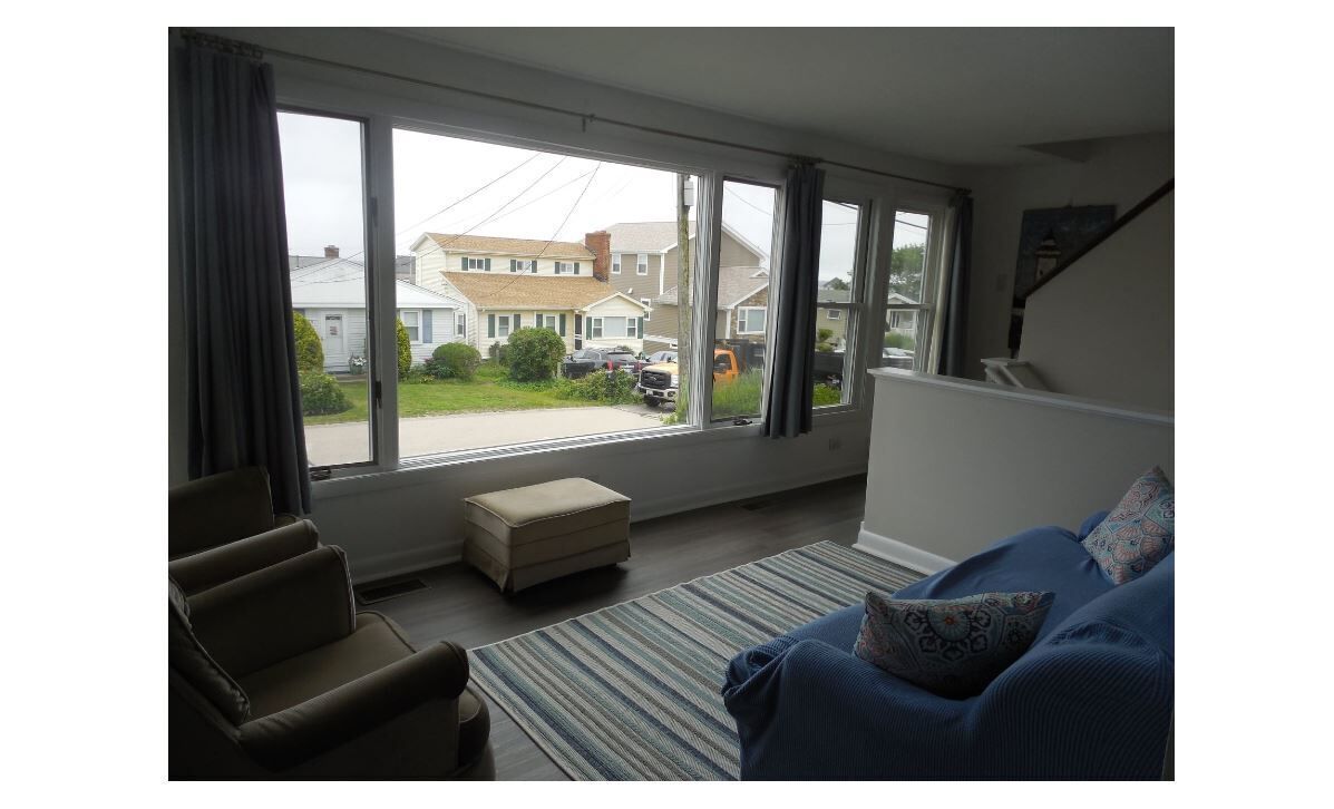 Ocean View~Walk to Scarborough Beach~4BR 3BA 3 level Affordable Private Home