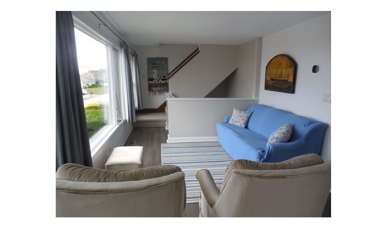 Ocean View~Walk to Scarborough Beach~4BR 3BA 3 level Affordable Private Home